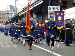 西少年消防クラブのパレード