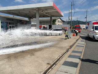 泡消火薬剤クラスＢによる放水訓練