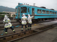 列車Aへ放水開始！