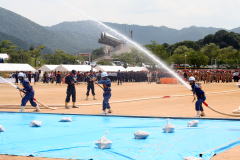 第２１回京都府消防操法大会　操法の様子（西消防団）