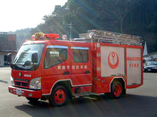 寄贈された消防ポンプ自動車