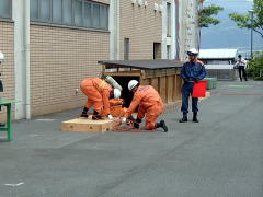 ほふく救出訓練