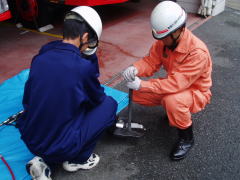 油圧機器取り扱いの写真