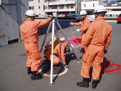 マンホール資機材取扱訓練