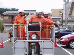 梯子車操作の写真