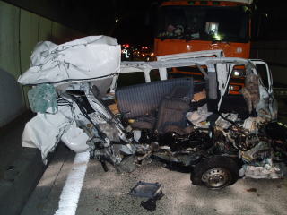 高速道路上での「交通事故」。